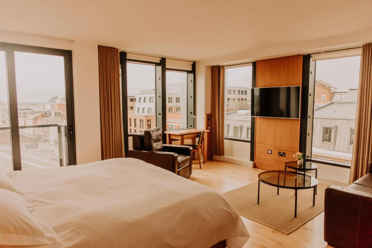 Corner Suite